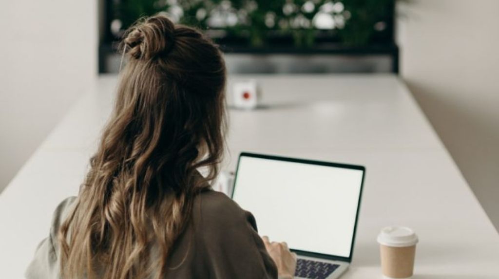 hercanberra 5 minutes with renee beerworth